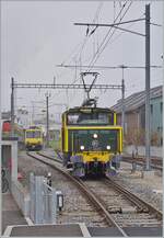 The SNCF C 20155 UIC No. 97 85 1 932-0 (ex SBB Ee 3/3 II 16515, ex SNCF C 20155) of the 'Team C-20155' association is waiting in Bahlstahl for its deployment for cab rides to the Klus. The three-aspect signal indicates that this is a train movement.  ...