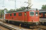 SBB 10032 strands as electric shunter on 27 July 1998 at Basel SBB.