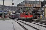 The SBB Re 4/4 II 11301 with a Night Jet from Hamburg to Zürich by his stop in Baden.