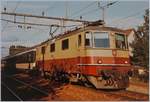 The SBB Re 4/4 II 11253 wiht the fast train service 538 by his stop in Grenchen Süd.

04.08.1984