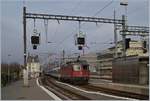 The SBB Re 4/4 II 11197 and 11194 with a Dispotrain in Lausanne.