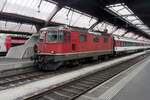 SBB 11152 stands at Zürich HB on 20 September 2021.