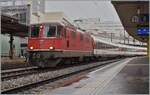 The SBB Re 4/4 II 11116 with one of the last service vor a IR in this area.