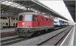 The SBB Re 4/4 II 11193, mentioned at the beginning of this series of pictures, has now returned to the front of the train and is waiting with its four Uaikk carriages and the Beh 4/8 4 / SNCF Z894 for the onward journey to Martigny. October 29, 2025 The SBB Re 4/4 II 11193, mentioned at the beginning of this series of pictures, has now returned to the front of the train and is waiting with its four Uaikk carriages and the Beh 4/8 4 / SNCF Z894 for the onward journey to Martigny. October 29, 2025