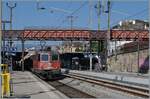 The SBB Re 4/4 II 11295 (Re 420 295-8) with a crgo train in Nechâtel on the wy to Biel/Biene. 

19.06.2025