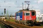 On 3 May 2009 SBB 421 389 runs light at Rheinhausen in the German Rühr-Area.