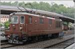 In the rain: The BLS Re 4/4 N 189 in Vevey.