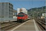 The SBB Re 460 067-2 wiht an IR to Brig in Vevey.
28.05.2012