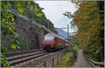 The SBB Re 460 036-7 with an IR 90 by the Castle of Chillon.