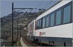 175 years switzerland railway - and here the Re 460 019 for the Jubilee. The SBB Re 460 019 with th IR 1720 by St Saphorin. 

25. März 2022