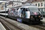 SBB 460 028 recruits new staff while calling at OLten on 30 December 2018.