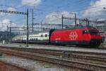 SBB 460 005 speeds through Brugg AG on 26 May 2019 with an IC to Basel SBB.