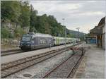 The BLS Re 465 006-5 wiht a RE to La Chaux-de-Fonds in Chambrelien. 

12.08.2020