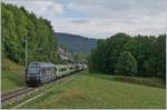 The BLS Re 465 003 with a RE to Bern by Les Hauts-Geneveys. 

12.08.2020