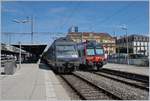The BLS Re 465 006 with his RE from La Chaux-de-Fonds to Bern by his stop in Neuchâtel.

03.09.2020