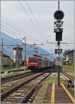 Two Re 474 arriving with a RoLo at Domodossola.