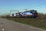 On 31 March 2021 SBB Cargo 193 530 hauls an intermodal through Roond.