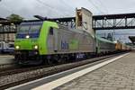 On the evening of 22 March 2017 BLS 485 010 stops with an intermodal train through Spiez. Here she will get an extra loco in front bbefore taking on either the old Lötschberg tracks (in which case mostly an additional banking loco is in order) or via the Lötschberg Base Tunnel.