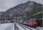 There is not very often snow on the laksite by Villenveuve: The SBB Re 6/6 11610 (Re 620 010-9)  Spreitenbach  on the way in directon to St Maurice.