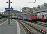 For a limited time only, the  collector  service from Lausanne Triage to RB Limmattal via Brig and Kandersteg will operate with two SBB Re 6/6 trains. Later, SBB 193 trains will take over traction again.

In Lausanne, the two SBB Re 6/6 trains 11622 (Re 620 022-4)  Suhr  and the SBB Re 6/6 11667 (Re 620 034-9)  Aarburg-Oftringen  are waiting for the onward journey.

May 22, 2025