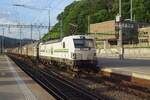 RailCare 476 454 hauls a block train through Olten on 20 May 2022.