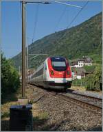 Shortly after Ligerz, an SBB RABDe 500 as an IC is on its way to Lausanne.