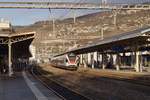 A SBB RABe 523 on the way to Villeneuve is arriving at Vevey. 

22.11.2020