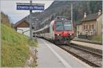 A local train from Neuchâtel to Buttes is arriving at Champ-du-Moulin.