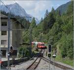 The TMR BDeh 4/8 21, coming from Vallorcine, reaches Châtelard Frontière station. Since on this section of the line a third rail supplies the train with power instead of the overhead line, the railcar operates with its pantograph lowered.

 ...