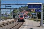The SBB RABe 511 117 is the RE to Geneva-Aéroport. This servis is arriving at Romont. 

11.07.2018


