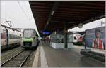 In Biel/Bienne, the IR 56 has arrived in the form of the BLS RABe 528 101 coming from Basel SBB. This IR connection now offers a half-hourly service on the Biel/Bienne - Basel SBB route with the IC51 line, while the RE56 to Meroux has been discontinu ...