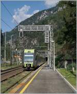 The BLSA RABe 535 105 on the way to Domodossola is arriving at Iselle di Trasquera.