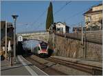 The SBB RABe 523 031 ist the S5 to Aigle and is arrivung at Rivaz.

01.04.2021