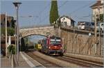 La 193 067 noleggiata da SBB Cargo sta transitando con un treno merci attraverso la stazione di Rivaz in direzione Vevey.

12 agosto 2026