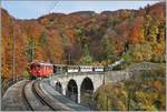 LA DER 2020 by the Blonay-Chamby: The RhB ABe 4/4 I N° 35 wiht the RIVIERA BELLE EPOQUE EXPRESS from Chaulin to Vevey on the on the Baye de Clarens Viaduct.

25.10.2020