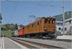 The Bernina Bahn RhB Ge 4/4 81 by the Blonay-Chamby Railway with his Riviera Belle Epoque Service from Chaulin to Vevey is arriving at the St-Légier Gare and is waiting on incomming train. 


28.05.2023 