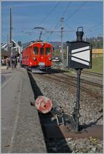 In Blonay, the freshly refurbished RhB Bernina Railway ABe 4/4 I 35 of the Blonay Chamby Railway is ready to depart for Chaulin.