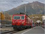 A MGB HGe 4/4 II wiht a local Service from Andermatt to Visp by his stop in Brig; the first Couches are a specila Dinner-Service on this day.
21.10.2017 