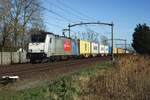 Crossrail 186 187 hauls the Neuss-shuttle through Hulten on 23 February 2022.