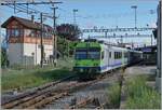 The BLS RBDe 565 237 in Kerzers on the way form Bern to Lyss.