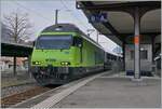 The BLS Re 465 005 with the GoldenPass Express GPX to Montreux in Interlaken Ost.