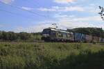BLS X4E-712 hauls an intermodal train through Tilburg Oude Warande on 21 August 2025.