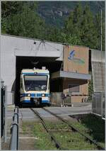 The SSIF ABe 4/6 N° 63 (94 83 4460 063-0 I-SSIF) and the - not to see - ABe 4/6 61 ( 94 83 4460 061-1 I SSIF) are leaving Domodossola on the way to one of the most beautiful jourey to Locarno.