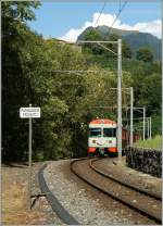 A FLP local train (S60) between Sorengo Laghetto and Cappella Agnuzzo 12.09.2013