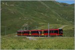 A new Jungfraubahn train between the Kleine Schiedegg and the Eigergletscher Station.