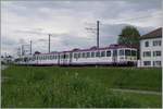 A LEB local train on the way to Lausanne-Flon by Chesaux.