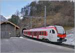 In Sembrancher, the TMR Region Alpes RABe 533 601 coming from Orsières reaches its destination as R82. The new TMR Region Alps RABe 533 701 with the coat of arms  Commune de St Léonard  and the matching name  La Souterraine  carries the UIC number RABe 94 85 0 533 701-4 CH-RA.

January 24, 2026