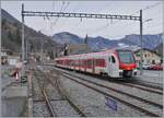 In Valais, in a hidden side valley, already near the border with Italy, I found a new FLIRT, which goes by the name EVO. It will probably be one of the first trains of this series in scheduled service: in Orsières, the TMR Region Alpes RABe 533 601 is waiting as R82 26325 for departure to Sembrancher. The new TMR Region Alps RABe 533 701 with the coat of arms  Commune de St Léonard  and the matching name  La Souterraine  carries the UIC number RABe 94 85 0 533 701-4 CH-RA. January 24, 2026