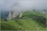 The Bhe 4/8 301 and 304 on the way to the Rochers de Naye over Jaman.