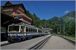Rochers de Naye Bhe 4/8 301 and 304 in Glion.
03.07.2016